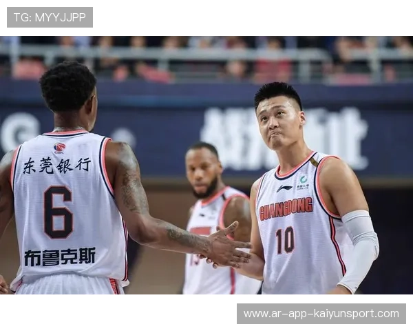 广东队更衣室文化曝光：赵睿一语道破关键，cba广东队赵睿集锦视频